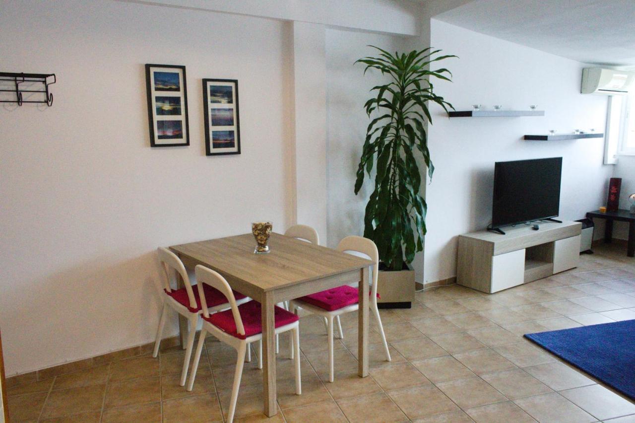 Apartment Sirena Beach เนร์คา ภายนอก รูปภาพ